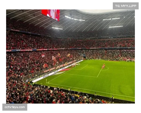 点球争议！主裁查看VAR后取消拜仁点球判罚，引发主场球迷不满。